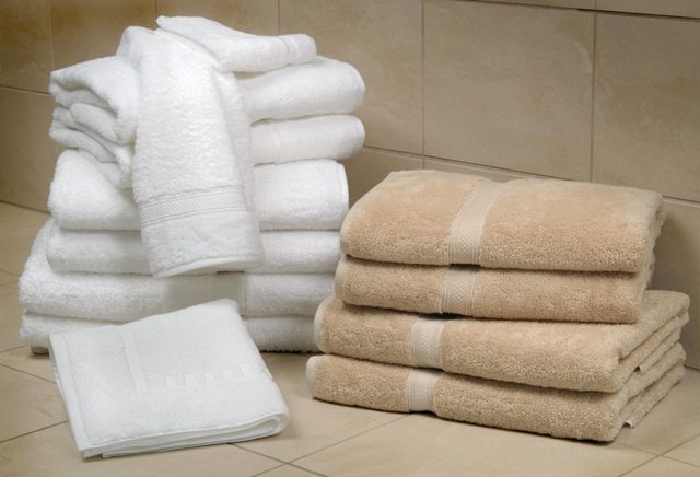 16 x 32 White 6 lb. Magnificence™ Hotel Hand Towel